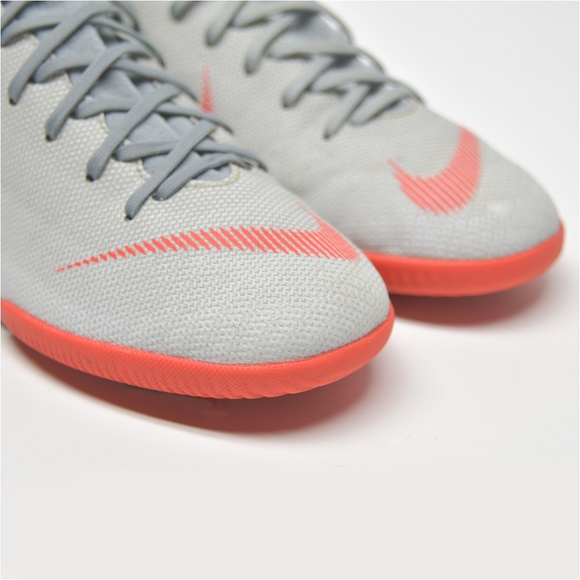 NIKE Jr. Mercurial High-Tops Size 5Y + Under Armour Complimentary Youth Cap - Picture 9 of 16